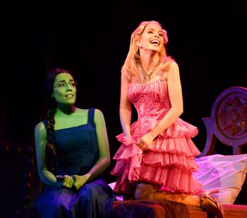 Wicked, super produção da Broadway inspirada em "O Mágico de Oz", encanta adultos e crianças FOTO: Pedro Dimitrow