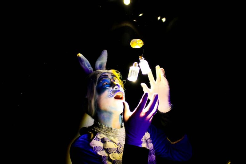 Exposição Trilogia das Aventuras: Alice