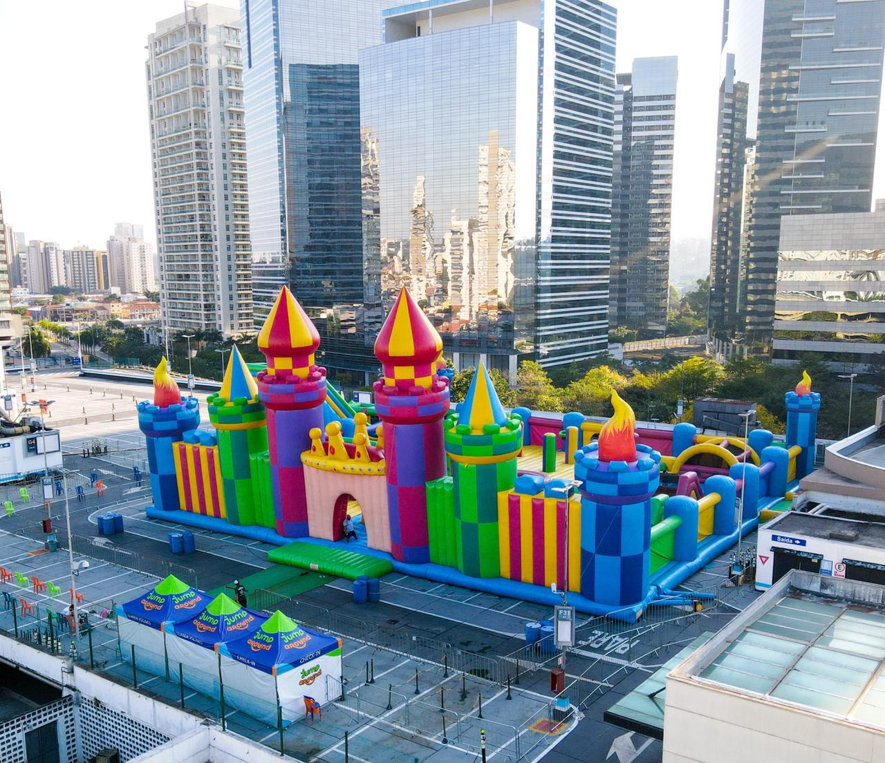 São Paulo para crianças - Pula Pula GIGANTE ao ar livre! Maior castelo ...