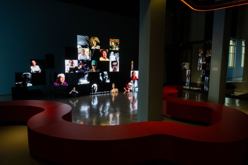 Nilton FukudaExposição temporária Luz da Língua