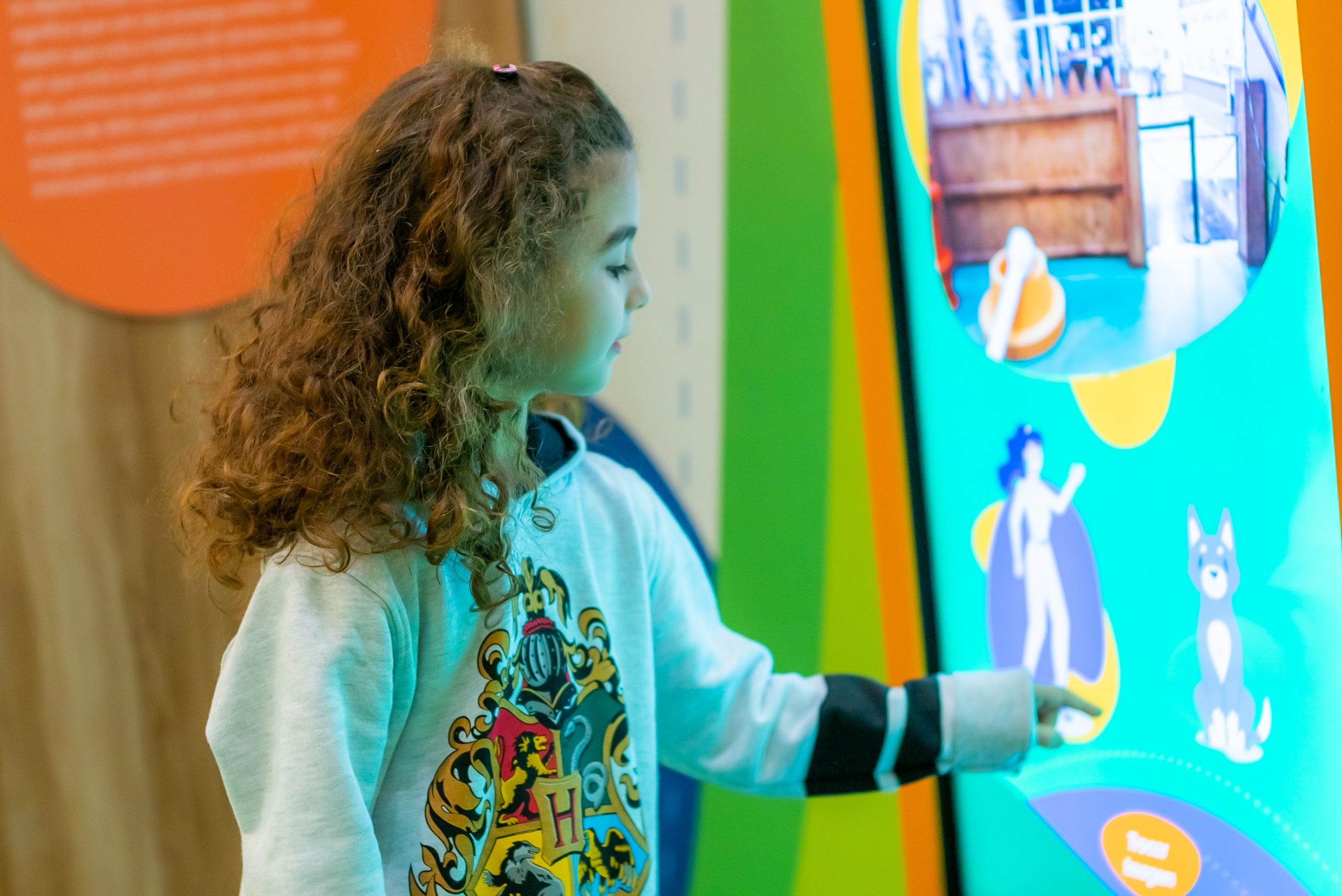 Exposição imersiva “Nós e os Cães" chega no Mooca Plaza Shopping