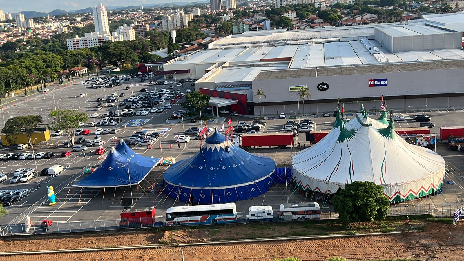 São Paulo para crianças Hoje tem palhaçada! O maior circo gratuito da América Latina, Happy São Paulo para crianças Hoje tem palhaçada! O maior circo gratuito da América Latina, Happy