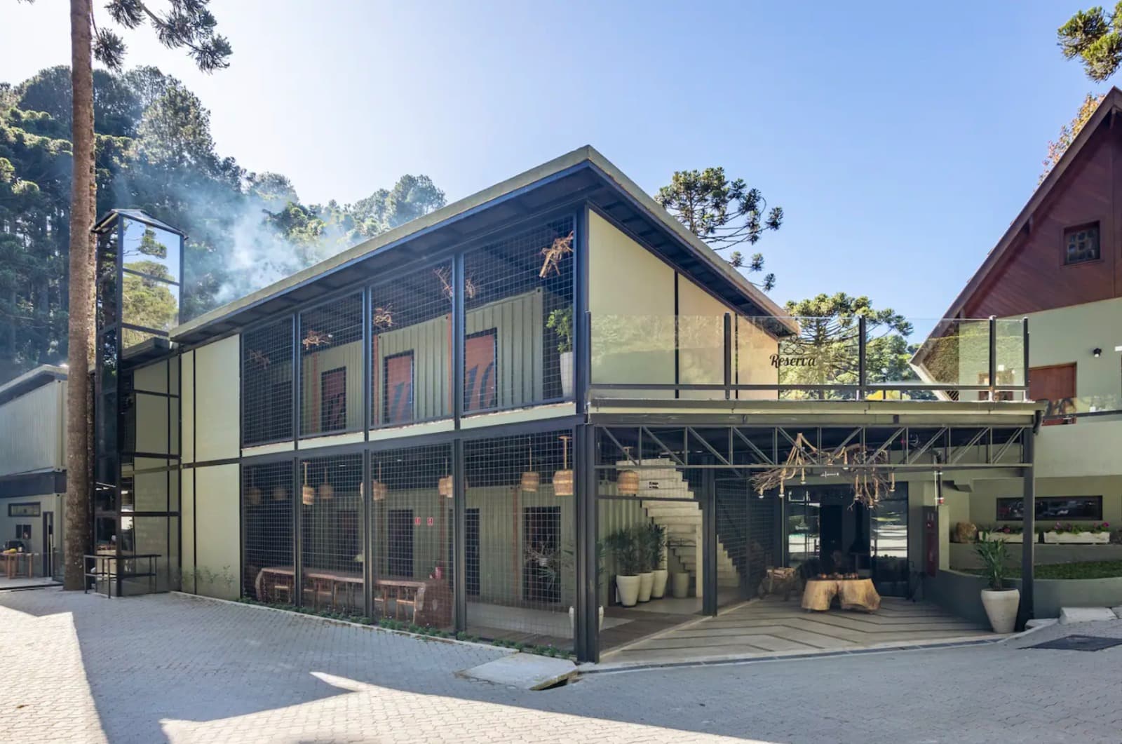 sp_criancas_hotel_reserva_campos_do_jordao_hospedagem_em_conteiners_sustentaveis_para_as_familias