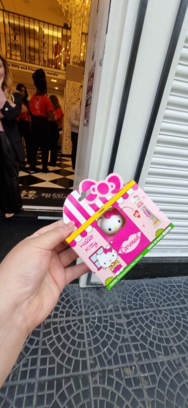 Hello Kitty e o novo Carmed torta de maçã