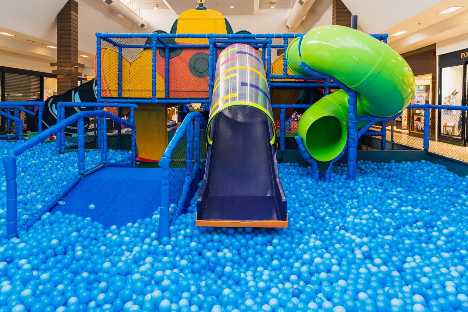 Férias cheias de energia: bora explorar os brinquedos infláveis e ...