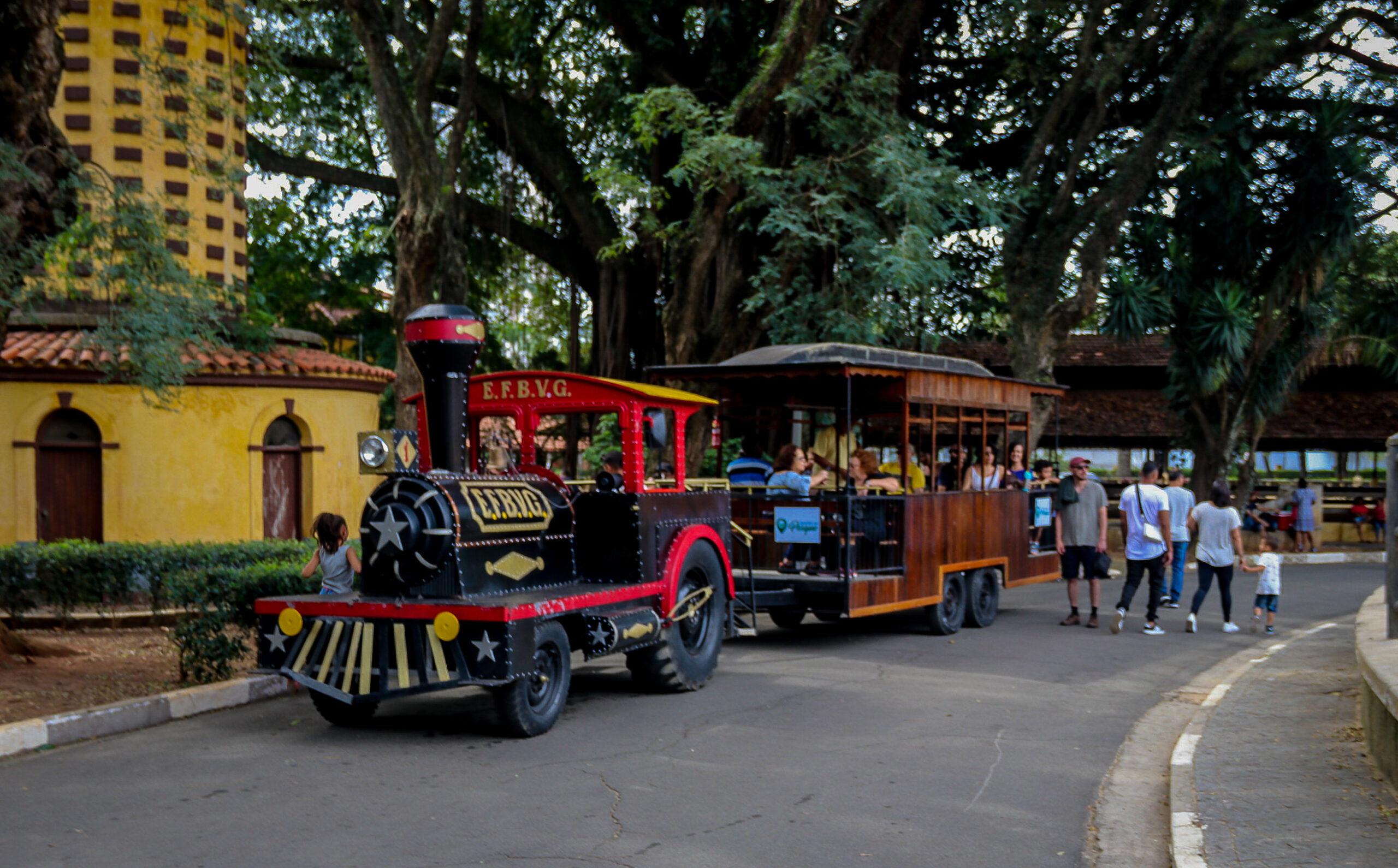 Passeio de trenzinho que já ocorre no Família no Parque da Água Branca, agora também está disponível no Parque Villa Lobos