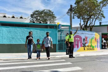 sp_criancas_passeio_jundiai_rua_completa_emeb_wilma_nalim_maio_amarelo_transito_01