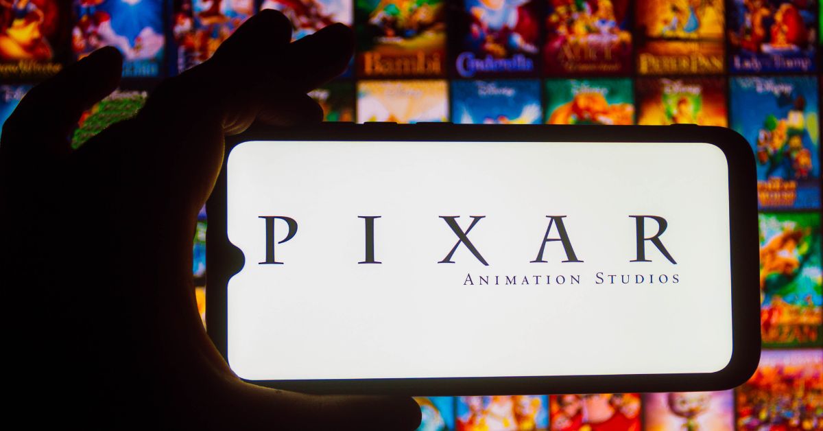 Universo Pixar: espelhos animados da realidade no mês das crianças!