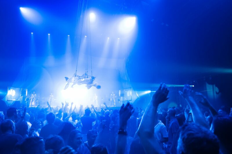 Fuerza Bruta está de volta ao Brasil com "Aven" 