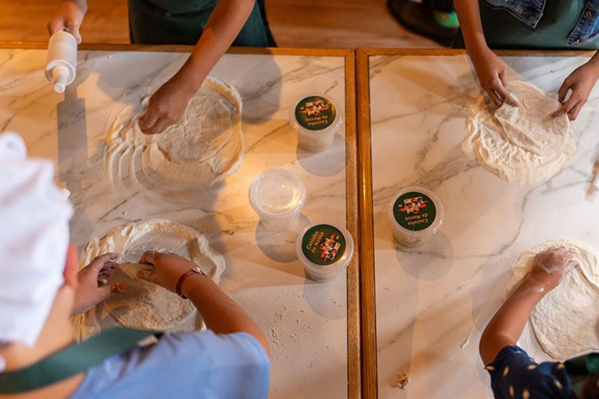 Mãozinha na Massa: Oficina de Pizzas para Crianças!