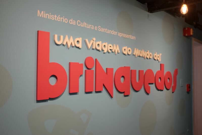 Uma Viagem ao Mundo dos Brinquedos