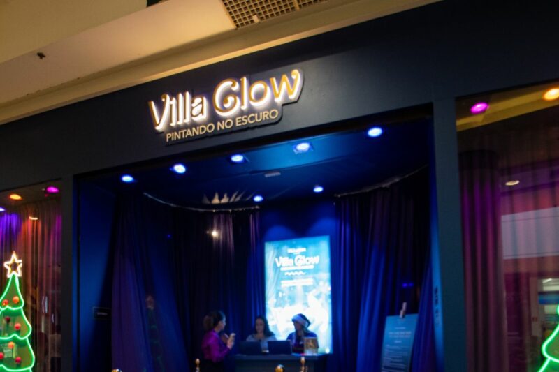 Pintando no escuro - Villa Glow