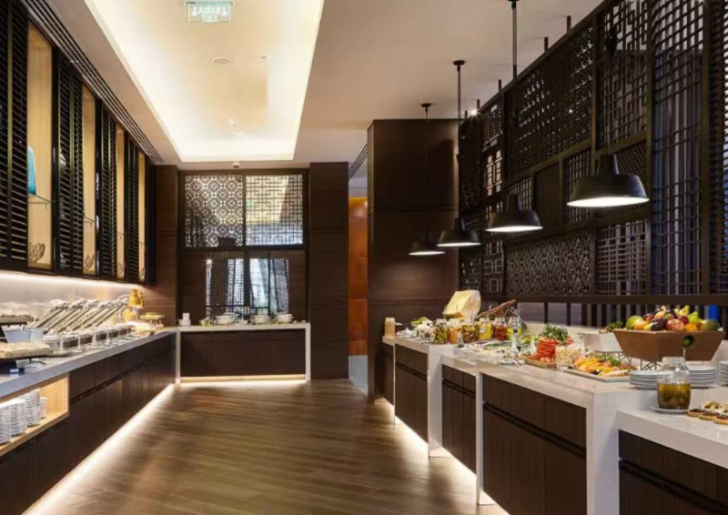 Sábado com feijoada, música ao vivo e bebidas inclusas no Hilton São Paulo Morumbi